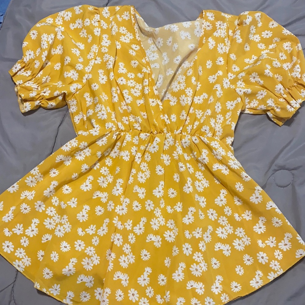Ye allow and flower shirt